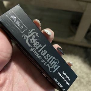 COPY - Kay Von D Everlasting glimmer veil